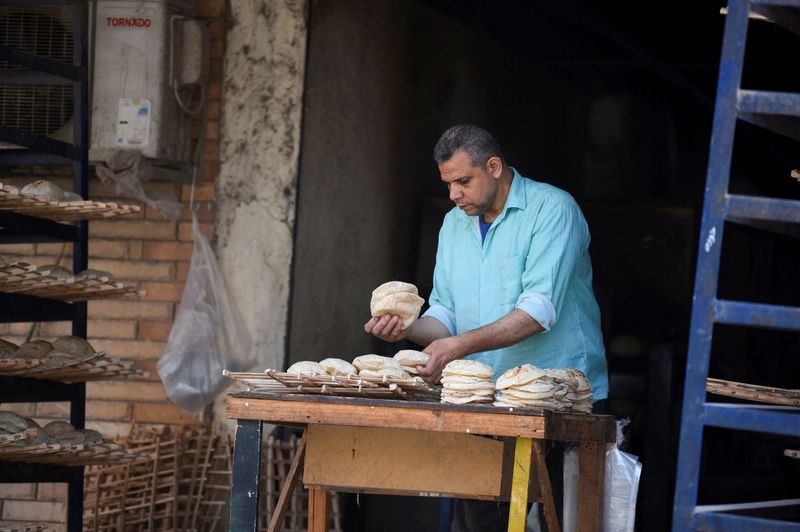 Egyptian inflation seen as having risen to 27% in October