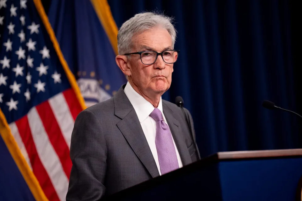 Fundstrat’s Tom Lee says Jerome Powell is too dependent on data and it’s hurting the Fed’s decision-making abilities