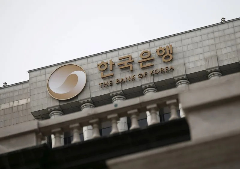 Bank of Korea signals rate cuts as inflation, growth slow