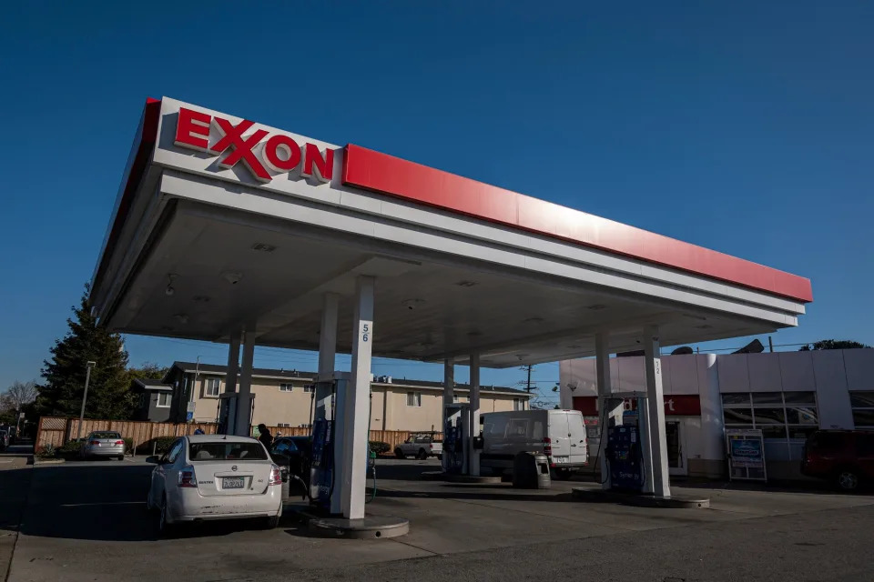 Exxon Sees 2050 Oil Use at Current Level, Despite Net Zero Goal