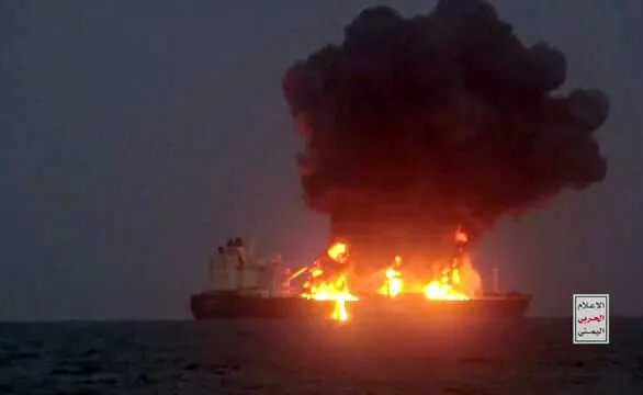 Red Sea Oil Disaster Risk as US Says Houthi-Hit Tanker Leaks