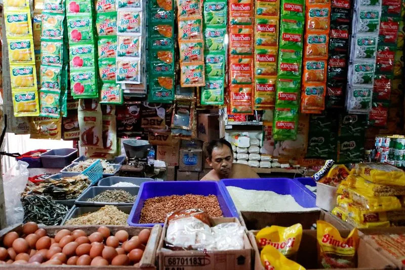 Indonesia's inflation stays within central bank range in Aug