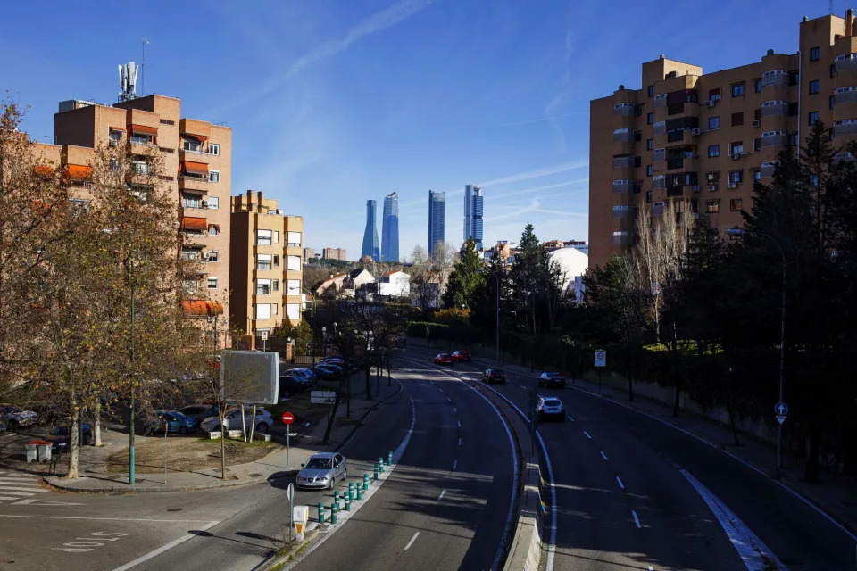 Spain to Sell 12-Year Inflation-Linked Bonds Through Syndication