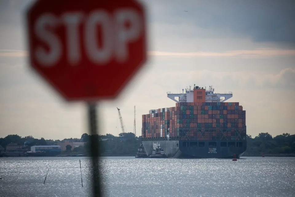 Strike Shuts Eastern US and Gulf Ports, Threatening Economy