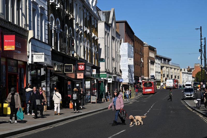 UK economy returns to growth in August after two months of stagnation