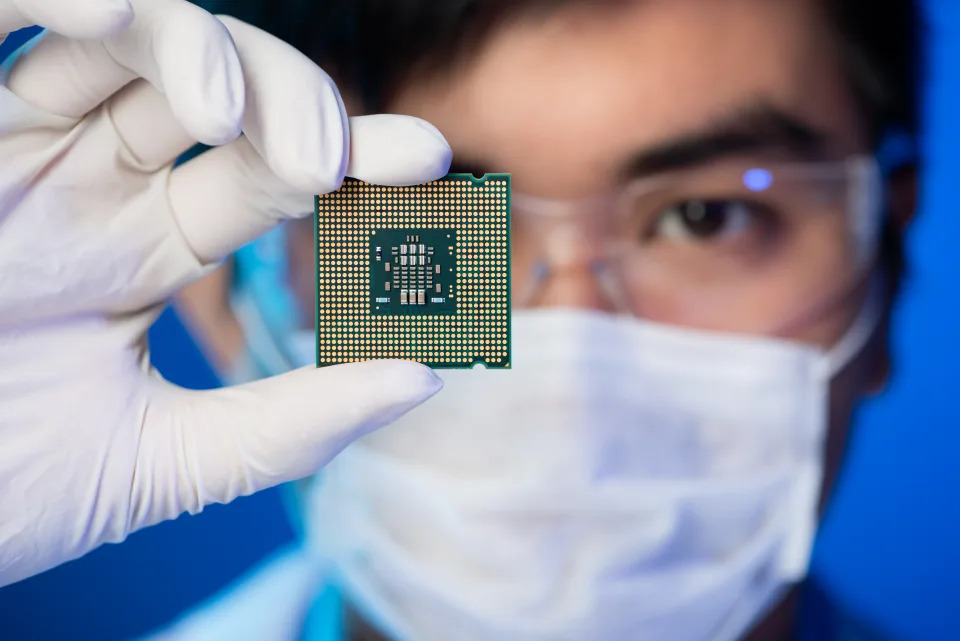 Looking for a Simple and Safer Way to Invest in the Chip Industry? This ETF Could Be Your Best Option