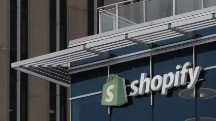 Shopify Pushes Canada Stocks Gauge to Record, Shy of 25,000