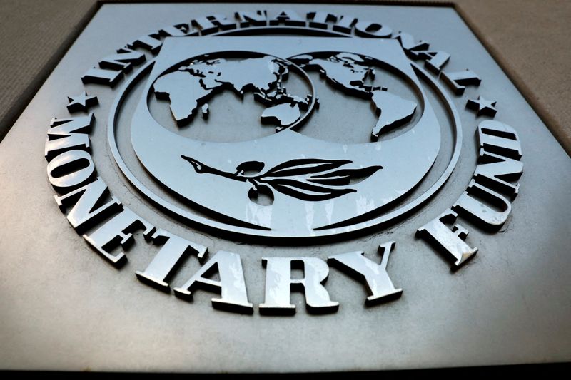 IMF holds unusual talks with Pakistan over $7 billion bailout