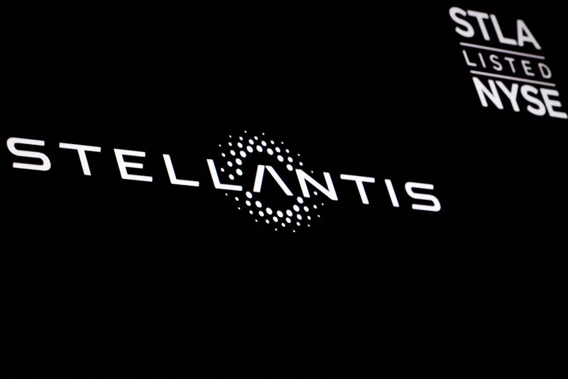 Stellantis pledges not to close plants or slash jobs in Italy