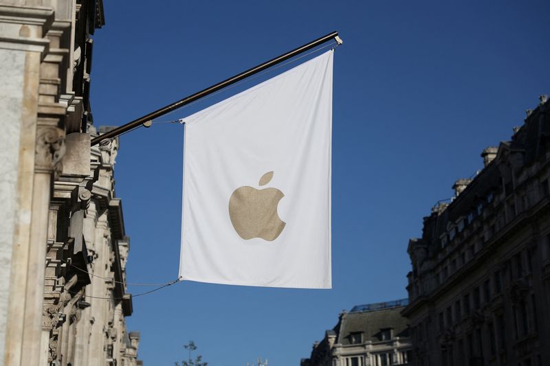 UK consumer group takes on Apple over iCloud service