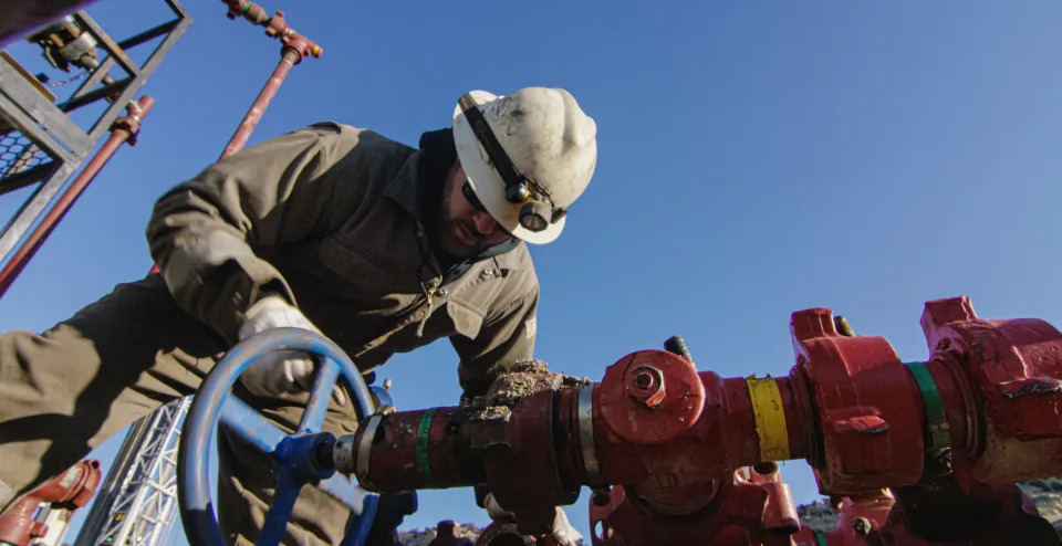 The Smartest Dividend-Paying Oil Stocks to Buy With $500 Right Now