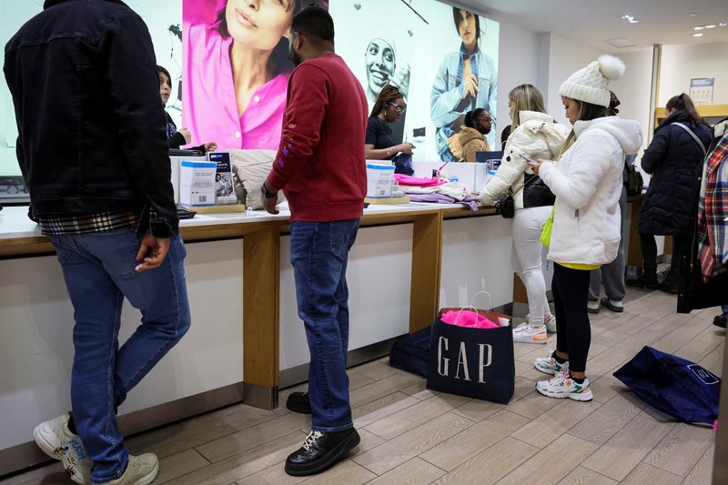 Gap lifts annual sales target on 'strong' holiday demand; shares soar