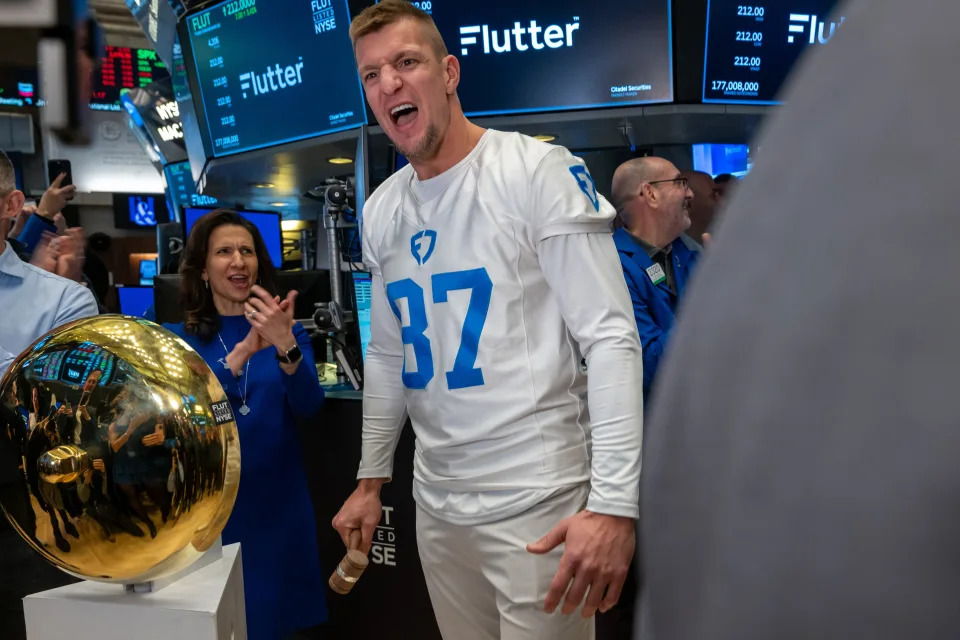 Former NFL star Rob Gronkowski says Apple stock was his best investment ever, turning $69,000 into $600,000