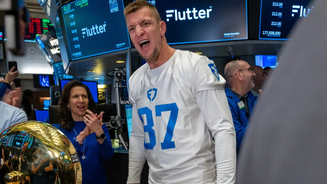 Former NFL star Rob Gronkowski says Apple stock was his best investment ever, turning $69,000 into $600,000