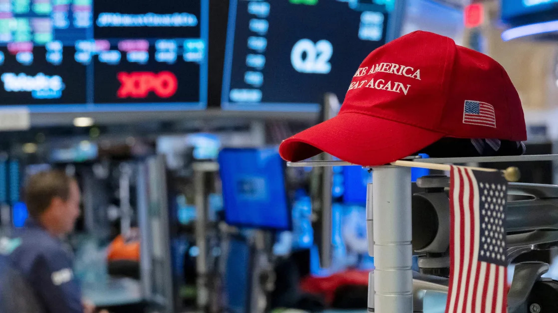 Stock market today: S&P 500, Dow end at record as investors shake off tariff fears, digest Fed minutes