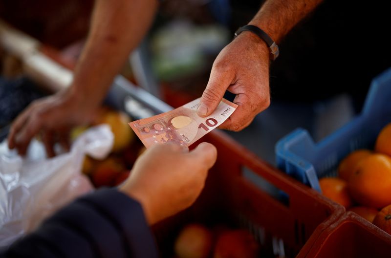 French preliminary inflation at 1.7% in November, in line with forecasts