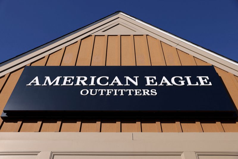 American Eagle Outfitters lowers sales target on muted holiday expectations