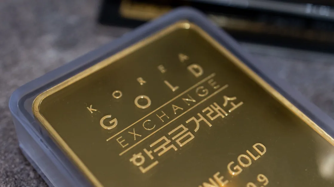 Gold Steadies as Market Weighs Turmoil in South Korea and France