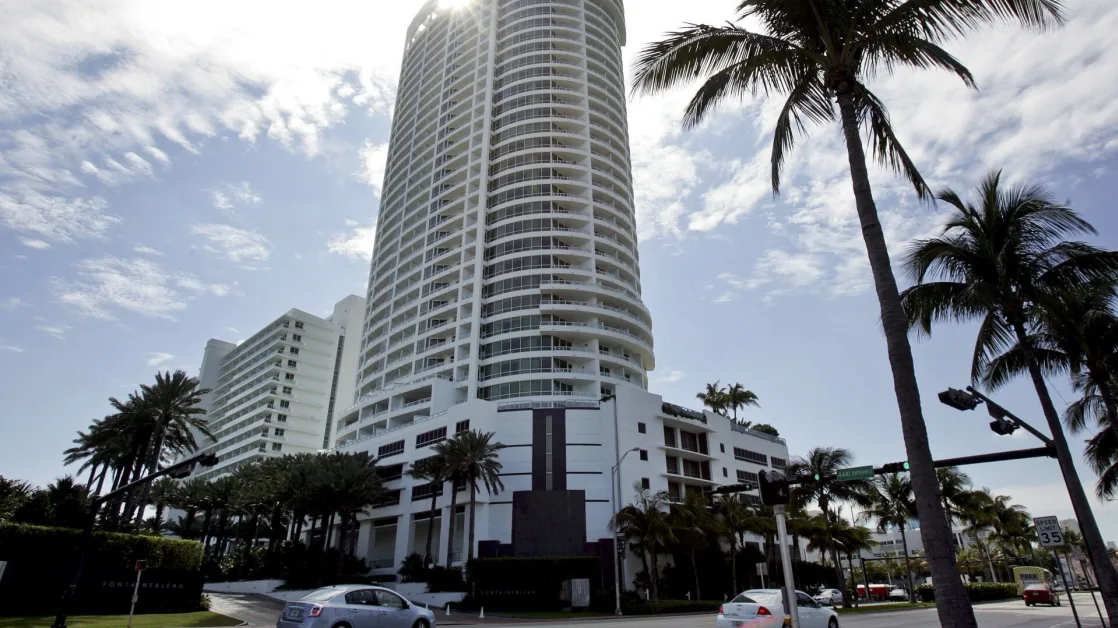 Fontainebleau Miami Beach to Borrow $975 Million in Bond Market