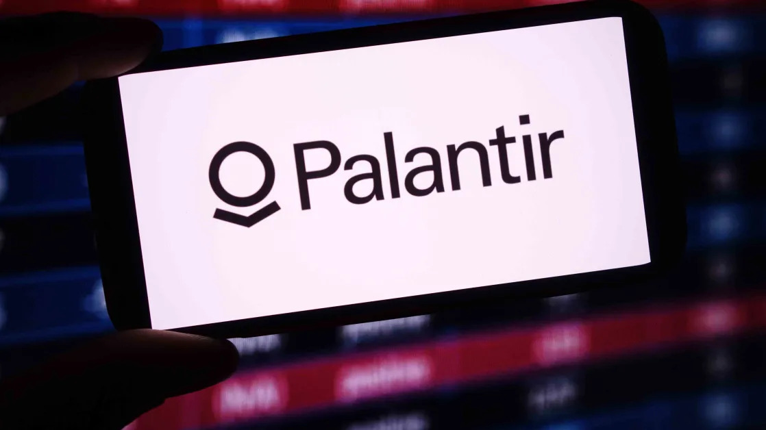 Palantir Technologies Stock Pulls Back After Setting All-Time High