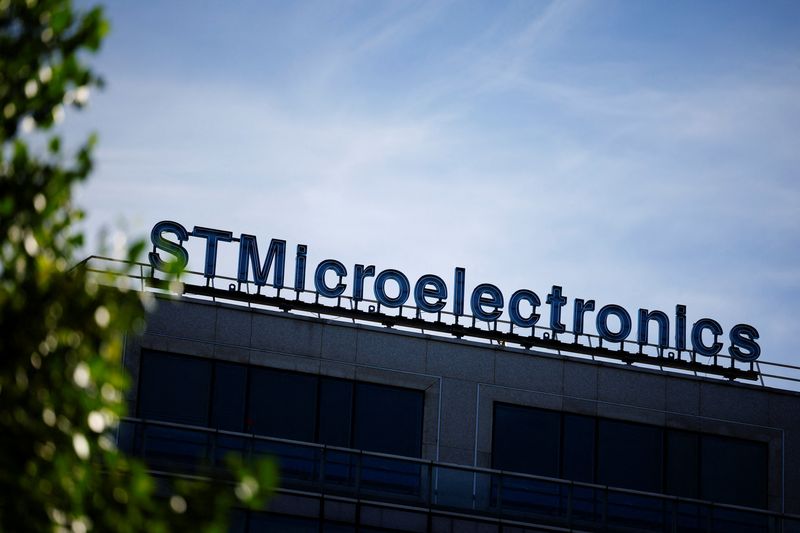 STMicro launches 'edge' AI microcontroller