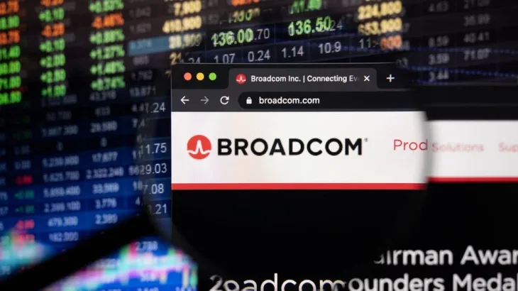 How To Earn $500 A Month From Broadcom Stock Ahead Of Q4 Earnings