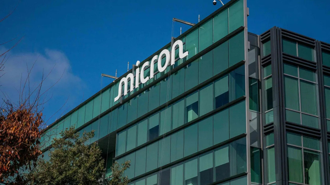 Micron's Stock Tumbles as Its Outlook Disappoints