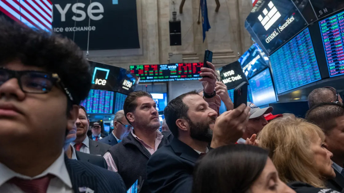 Stock Market Today: Stocks tumble on 'hawkish' Fed rate cut