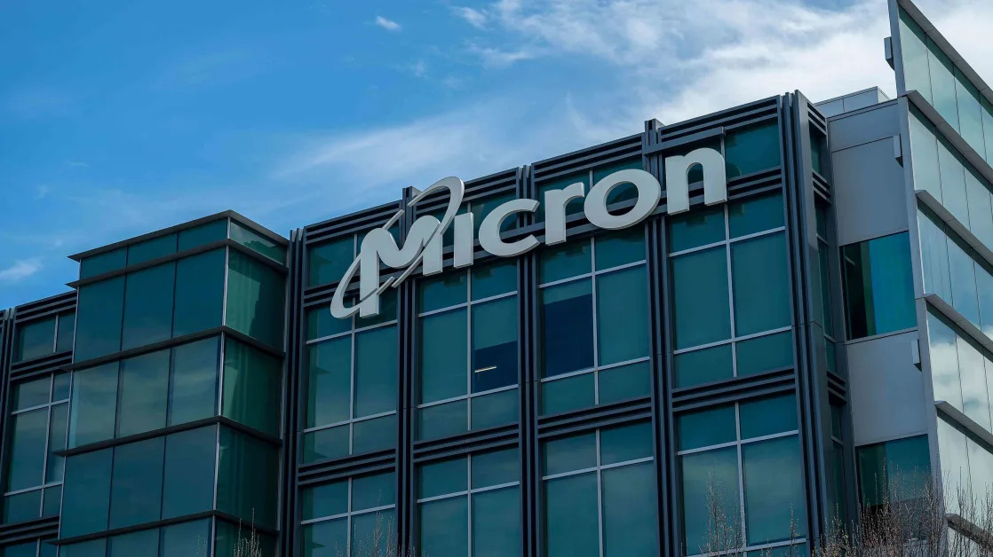 Micron Stock Plunges After Company Cuts Outlook, Analysts Raise Concerns