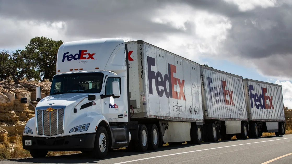 FedEx Spins Off Trucking Unit to ‘Play Offense’ in LTL Market