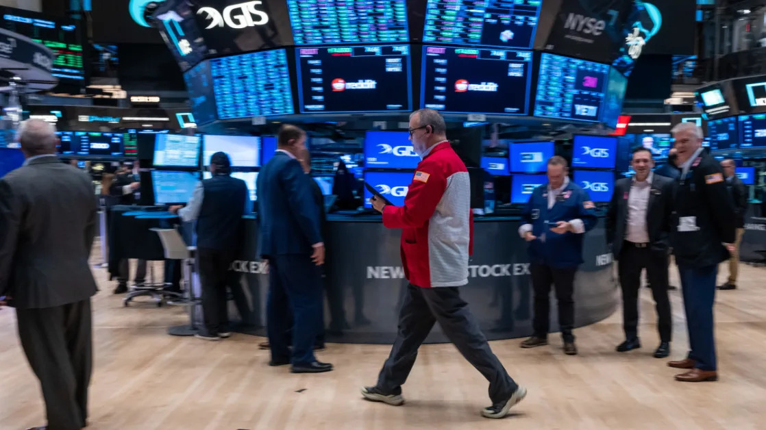 Stock Market Today: Stocks mixed with Santa Claus boost in focus