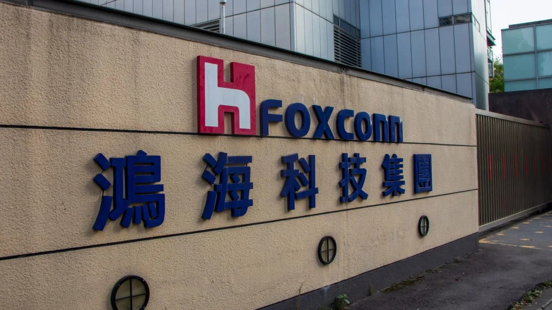 Foxconn eyes AR glasses market with Porotech partnership