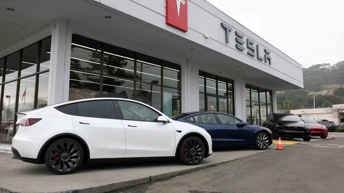 Tesla Stock Drops as Q4 Deliveries, Vehicle Production Fall Short