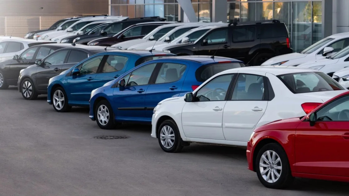 UK used car market shows resilience with moderate declines, according to Cap HPI