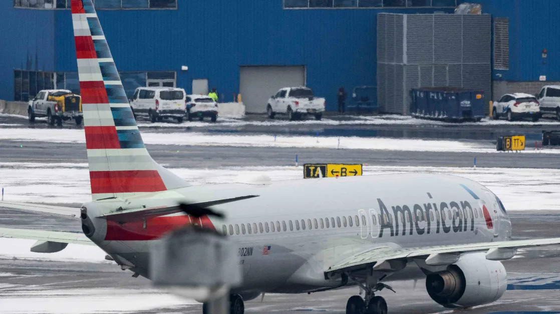 American Airlines Stock Jumps as Analysts Upgrade to 'Buy'