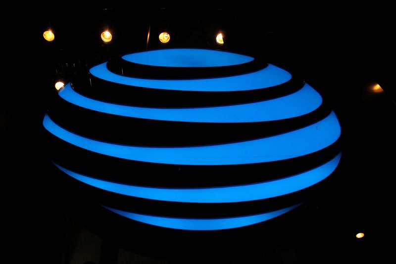 AT&T will offer bill credits for outages to 'make it right' with customers