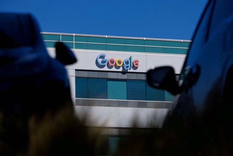 Google must face mobile phone privacy class action, possible trial