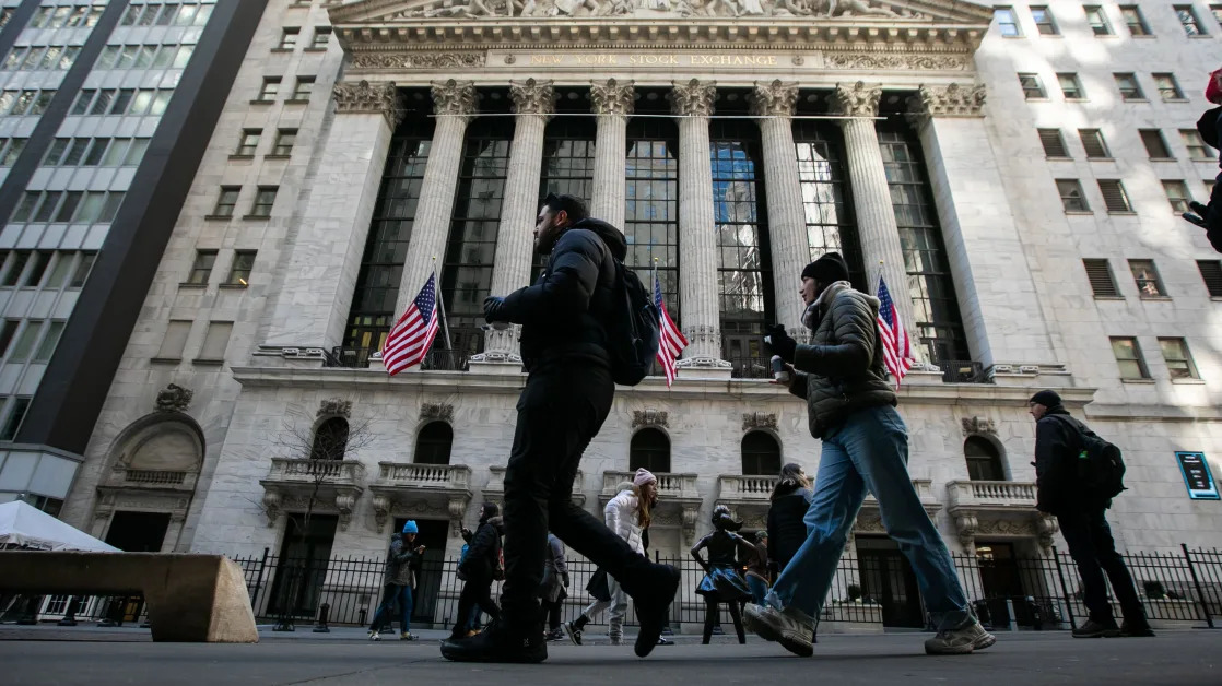 Wall Street Bonuses to Jump by Double Digits at Big Banks