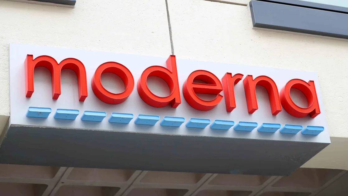 Moderna's $1 Billion Revenue Forecast Cut Sends Stock Plummeting Over 20%