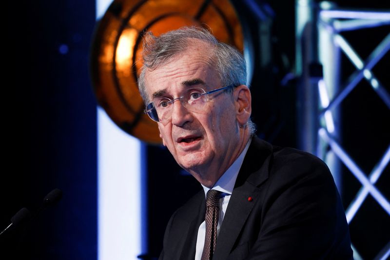 US financial deregulation would raise crisis risks, French central bank chief says