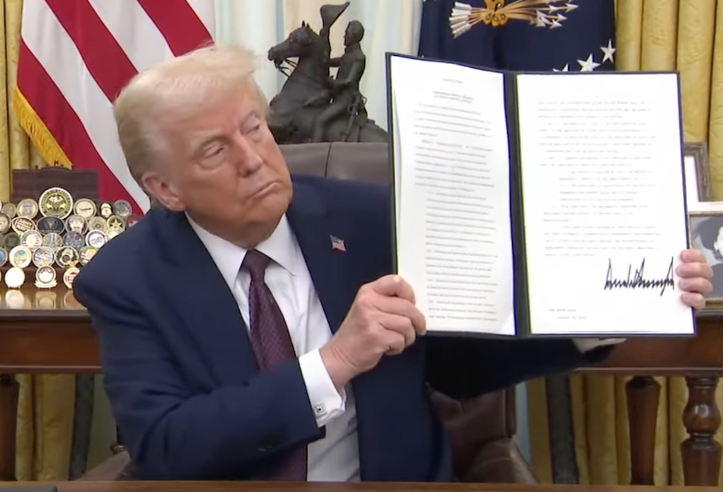 Trump signs executive order for crypto working group, prohibiting CBDC