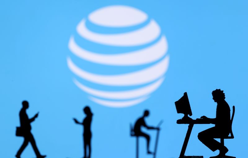 AT&T secures $850 million from sale-leaseback of real estate to Reign Capital